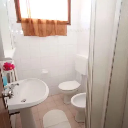 Two-bedroom In Iii Daire *